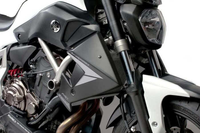 Puig 7561C Yamaha MT-07 Radyatör Yan Kapağı